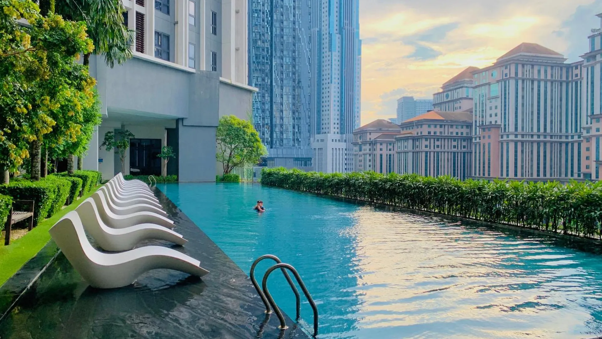 The Mews Klcc By Sky Garden Daire Kuala Lumpur